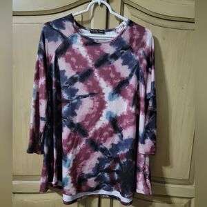 Womens 3/4 sleeve, tie dye top
